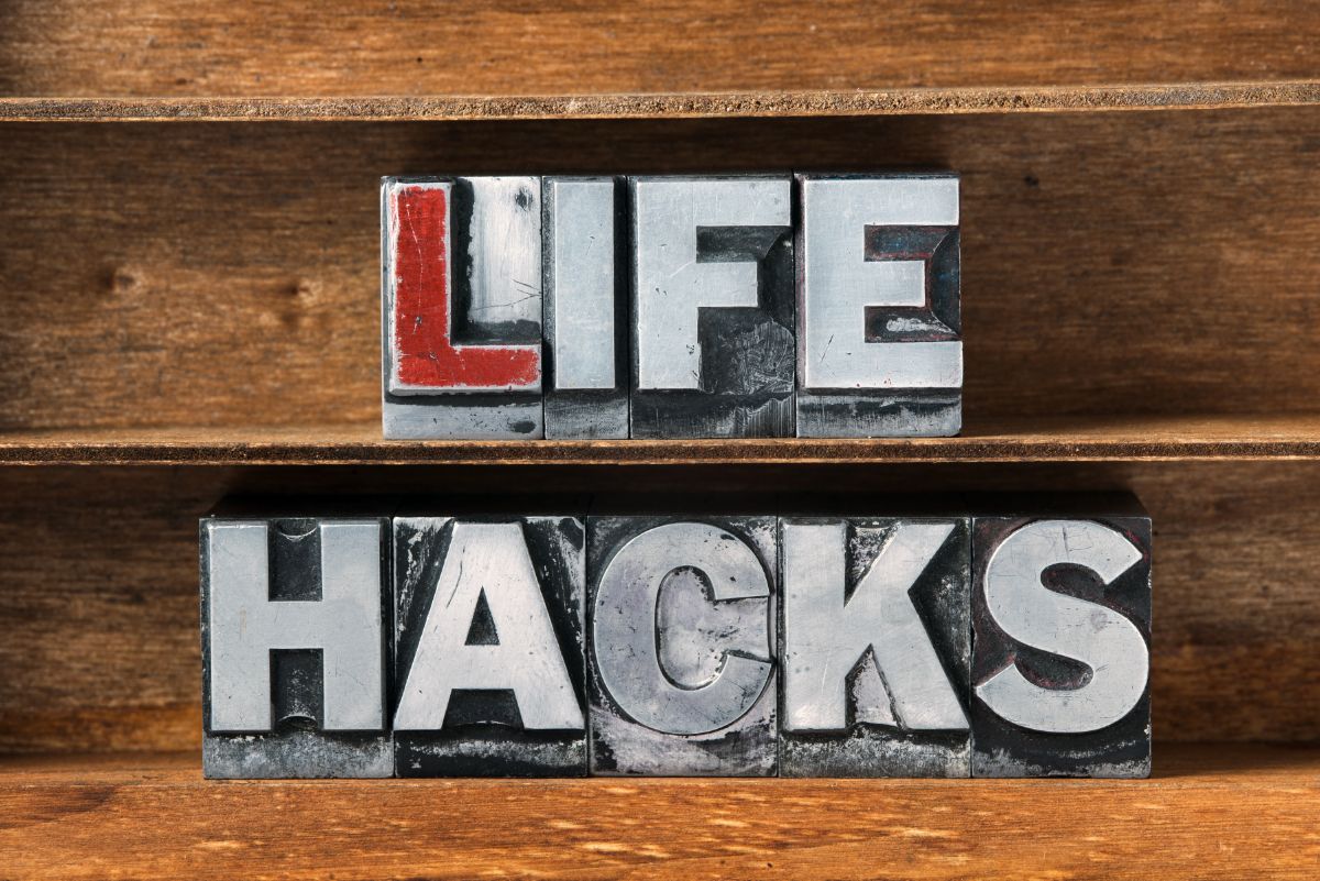 Life hacks logo.