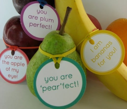 Lunchbox notes on  fruits.