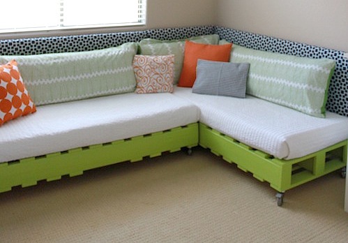 how-to-make-a-pallet-bed