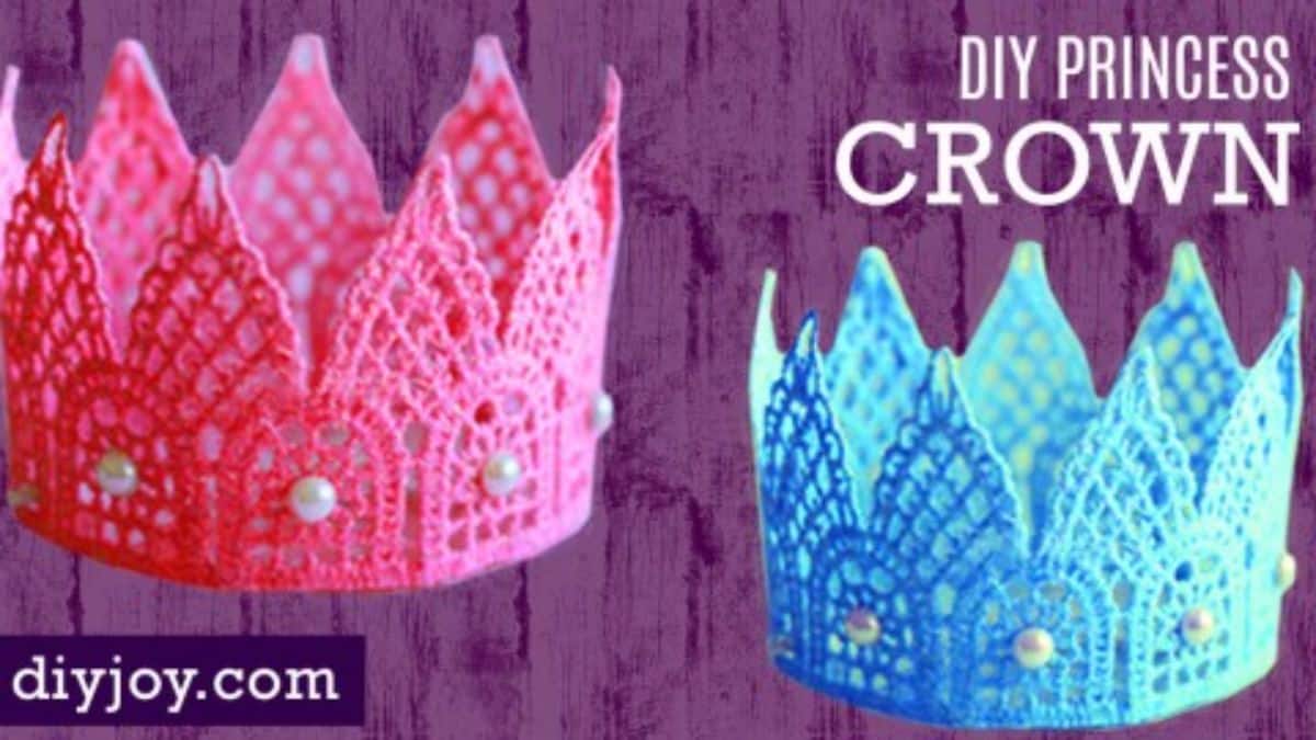 Blue and pink lace crowns.